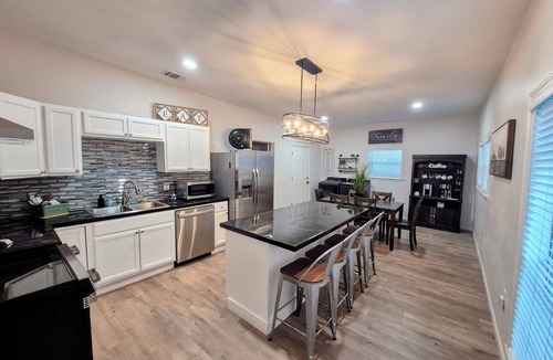 Junction House | Beautifully Renovated Historic Home for 10