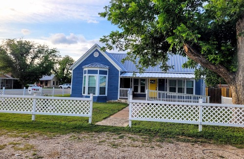 Junction House | Beautifully Renovated Historic Home for 10