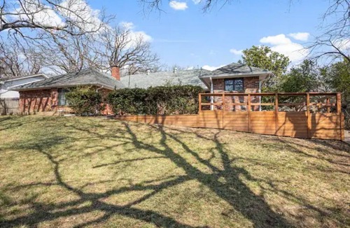South Tulsa House | Beautifully Renovated with Designer Decor and Spacious Rooms
