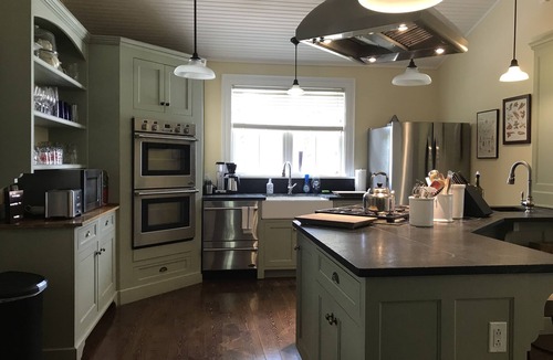 Rupert House | Beautifully restored 1806 Vermont farmhouse & “Cook’s Country” TV set