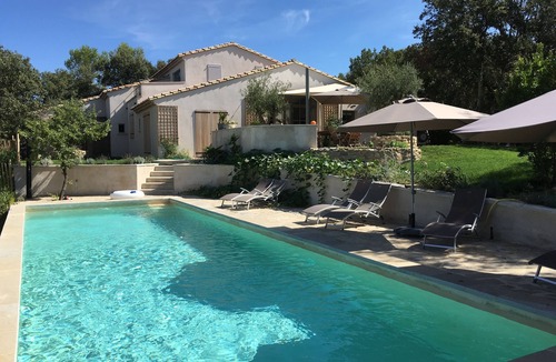 Sardan Cabin | Beautifully restored authentic circus wagon