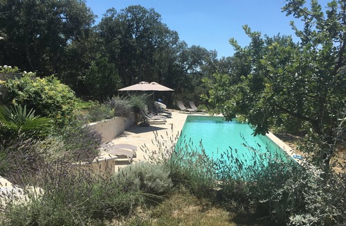 Sardan Cabin | Beautifully restored authentic circus wagon