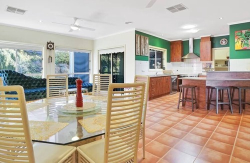 Darley House | Beautifully Rustic&Vintage Spacious Darley Home