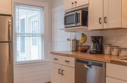 Portland Apartment | Beautifully Spacious with Charm