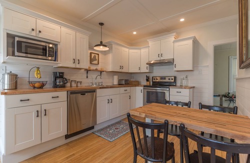 Portland Apartment | Beautifully Spacious with Charm