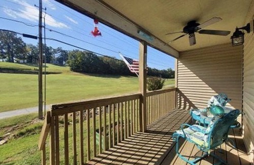 Table Rock Condo | Beautifully updated condo on Pointe Royale golf course