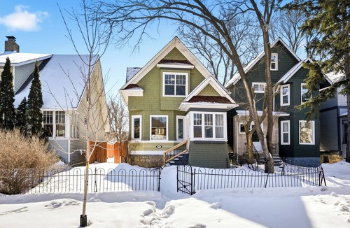 Winnipeg House | Beautifully Updated Osborne Character Home | 3 Bed | 2 Bath |