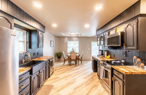 Joplin House | Beautifully updated spacious home in charming Joplin by MSSU