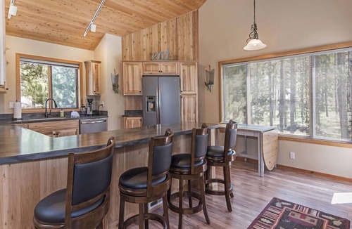 Sunriver House | Beautifully Updated Sunriver Home, Multiple Decks, Bikes, SHARC Passes, Hot Tub