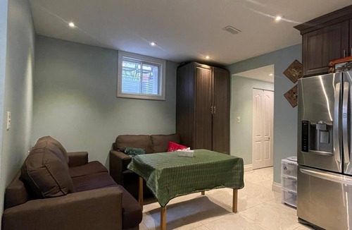 Mineola Villa | Beautuful luxurious master bedroom close to lakeshore