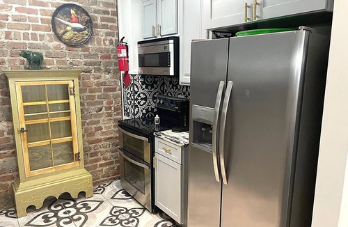 Central Business District Apartment | Beauty! 2BR 2Bath HISTORIC DOWNTOWN MOBILE Detonti Square district.