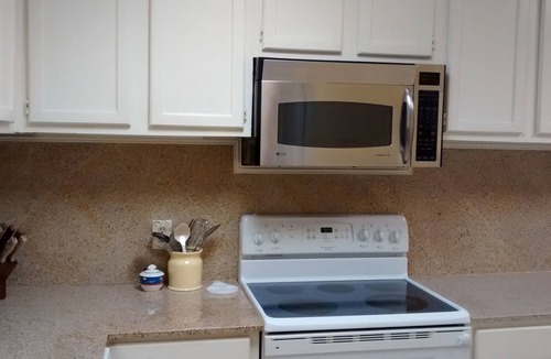 Biloxi Condo | Beauvoir (Beautiful View)