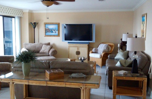 Biloxi Condo | Beauvoir (Beautiful View)