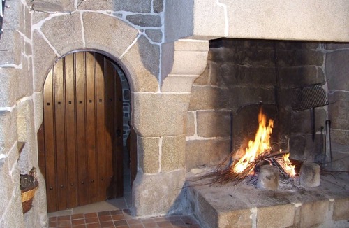 Roz-sur-Couesnon Cottage | Beauvoir mansion 8 km from the Mont Saint Michel.