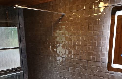 Warminster Ski Chalet | Beaver 2 HuntersMoon-Warminster-Bath-Salisbury-HOT TUB