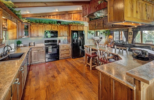 Sylvan Shores Cabin | Beaver Lake Cabin, Hot Tub, Boat dock/Swim Deck, SPECTACULAR views! Rate is based on 2 people
