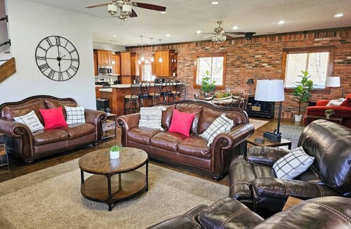 Lowell House | Beaver Lake Retreat