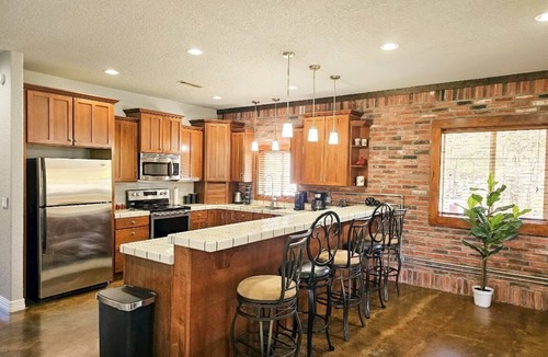 Lowell House | Beaver Lake Retreat