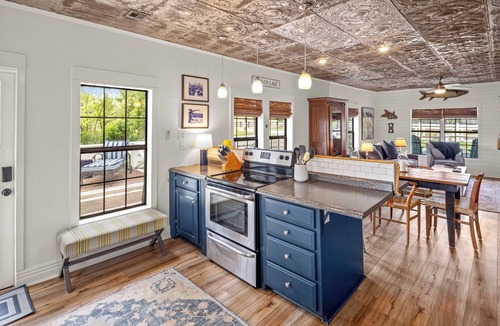 Lowell House | Beaver Lake Timeless 100 Year Old Cabin Centrally Located NorthwestArkansasn