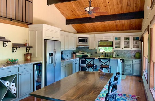 Beaver Shores House | Beaver Lake Waterfront