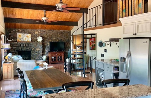 Beaver Shores House | Beaver Lake Waterfront