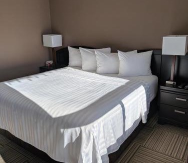 Algoma District Hotel | Beaver Motel