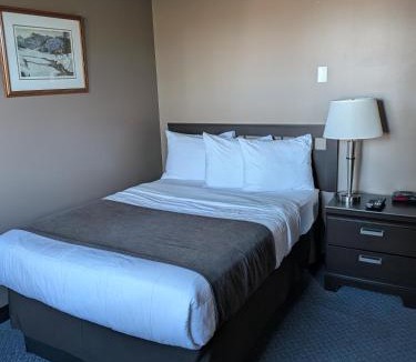 Algoma District Hotel | Beaver Motel