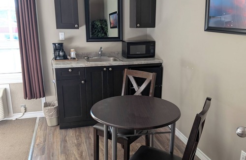 Algoma District Hotel | Beaver Motel