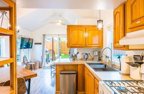 Beaver Cabin | Beaver's Den: Private & Cozy Experience