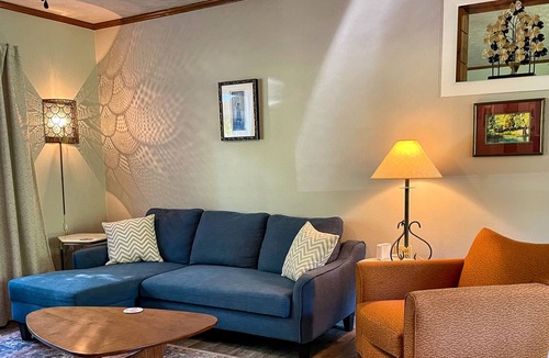 Holiday Island House | Beaver Town Bungalow, Just Steps to Tablerock Lake & White River