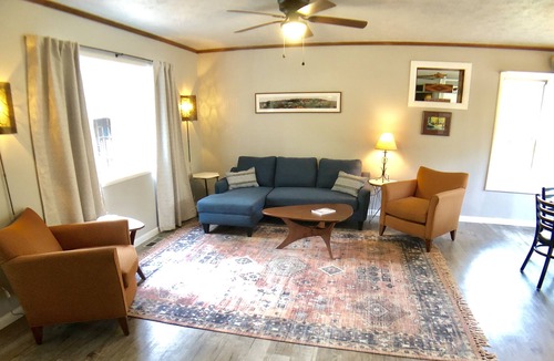 Holiday Island House | Beaver Town Bungalow, Just Steps to Tablerock Lake & White River