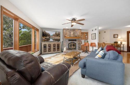 Eureka Springs House | Beavershore-Direct Access to Beaver Lake-Sleeps 12