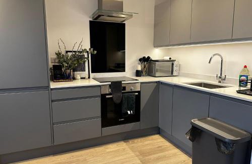 Penge and Cator House | BECKENHAM- Large ONE DOUBLE Bedroom APARTMENT With En-suite SOLE USE