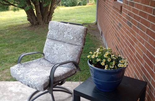 Bradley House | Beckley Escape . Near the Crossroads Mall and 20 minutes to the New River Gorge