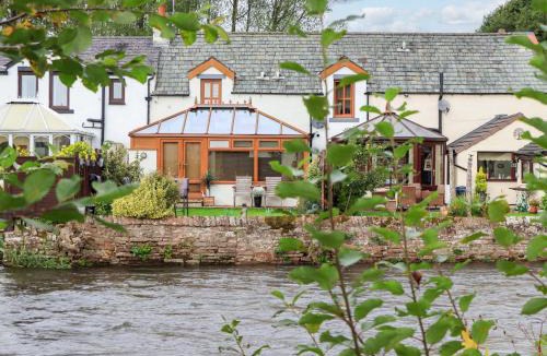 Eamont Bridge House | Beckside Cottage