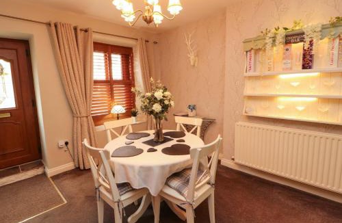 Eamont Bridge House | Beckside Cottage