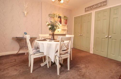 Eamont Bridge House | Beckside Cottage