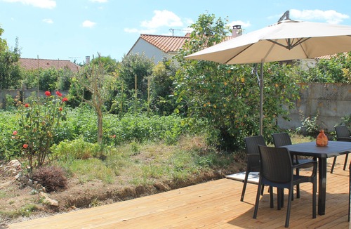 Saint-Georges-de-Montaigu House | Bed and Breakfast "Arthur" 2 people