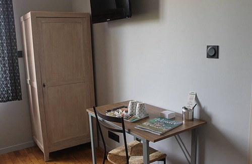 Saint-Georges-de-Montaigu House | Bed and Breakfast "Arthur" 2 people