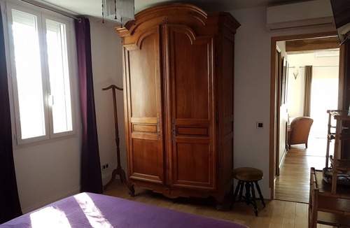Saint-Philippe-dAiguille House | Bed and Breakfast near Saint-Emilion Cozy Suite Apartment.