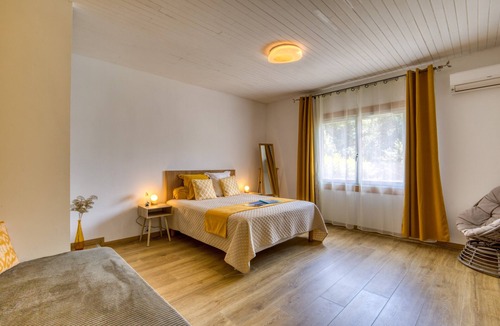 La Salvetat-sur-Agout House | Bed and breakfast 'Les Tables Aux Vaches Raviège' with Shared Terrace, Wi-Fi and Air Conditioning