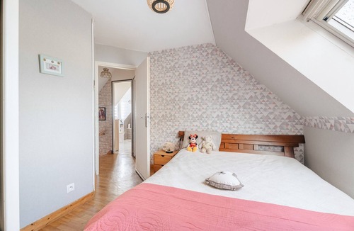 Saint-Jouan-de-l'Isle Bed & Breakfast | Bed and Breakfast 'Le Jardin Aux Oiseaux' with Wi-Fi