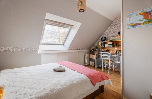 Saint-Jouan-de-l'Isle Bed & Breakfast | Bed and Breakfast 'Le Jardin Aux Oiseaux' with Wi-Fi