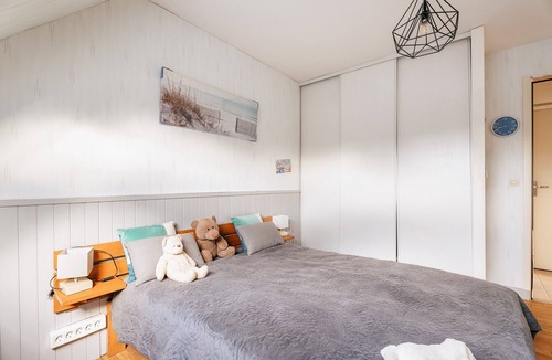 Saint-Jouan-de-l'Isle Bed & Breakfast | Bed and Breakfast 'Les Mésanges Bleues' with Wi-Fi
