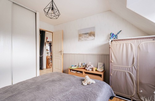 Saint-Jouan-de-l'Isle Bed & Breakfast | Bed and Breakfast 'Les Mésanges Bleues' with Wi-Fi