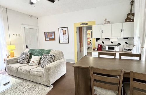 Bardstown Apartment | Bed and Bourbon on 3rd