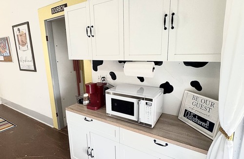 Bardstown Apartment | Bed and Bourbon on 3rd