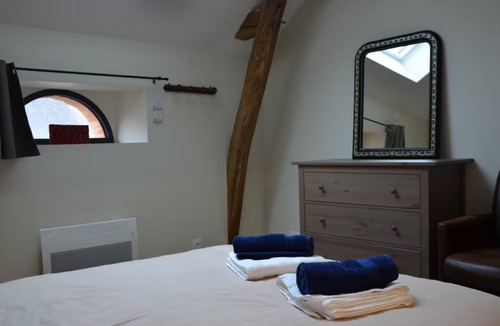 Montreuil-sur-Maine Bed & Breakfast | Bed and Breakfast 'L'Isle Briand' with Wi-Fi