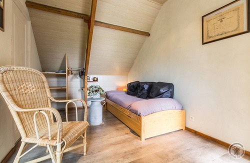 Teurtheville-Bocage Bed & Breakfast | Bed and Breakfast 'Chambre La Laitière' with Shared Terrace, Shared Garden and Wi-Fi