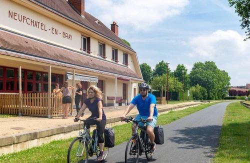 Neufchatel-en-Bray Bed & Breakfast | Bed and breakfast in Neufchâtel-en-Bray town center